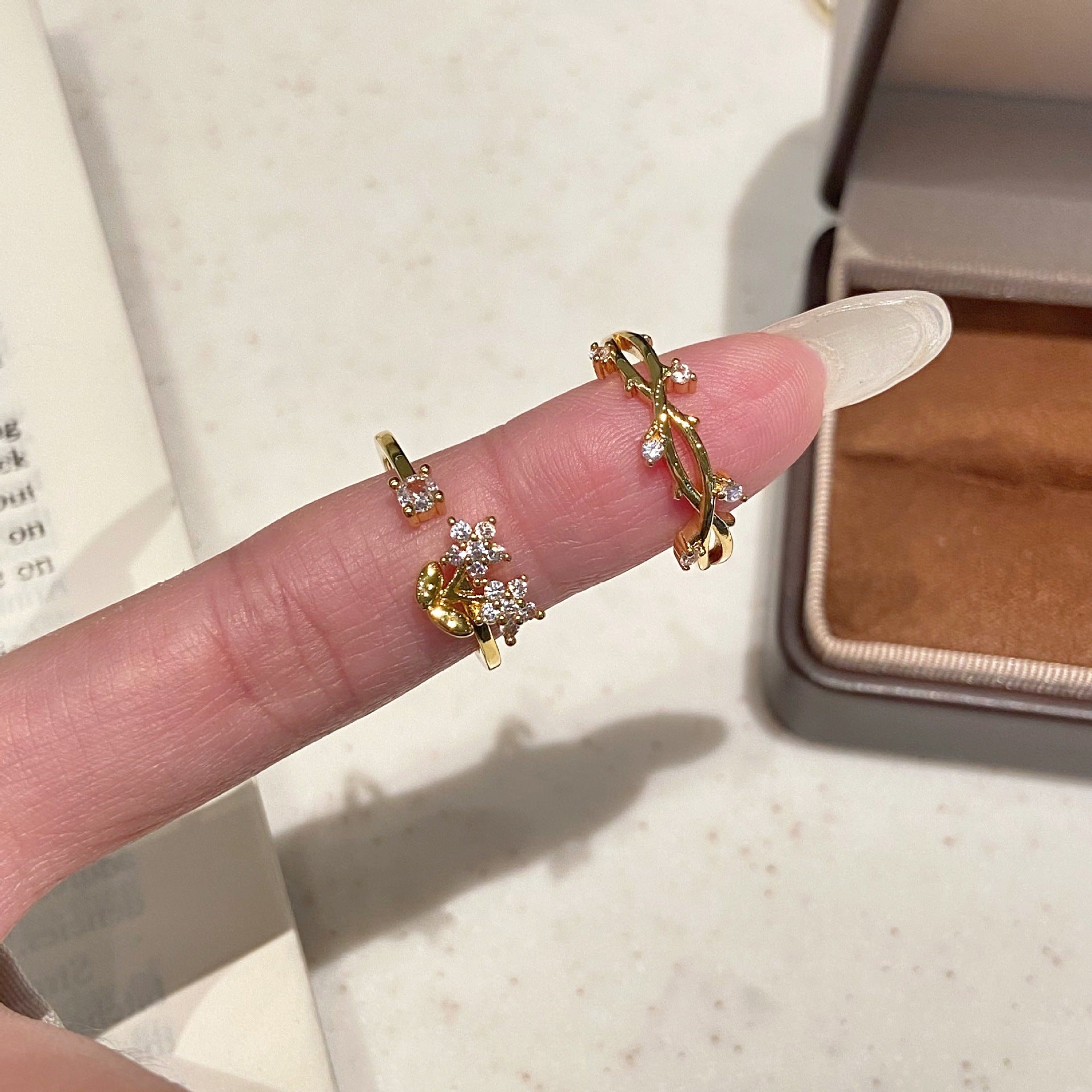 New Style Open Leaf Ring For Women In Electroplated Copper With Zircon Inlay