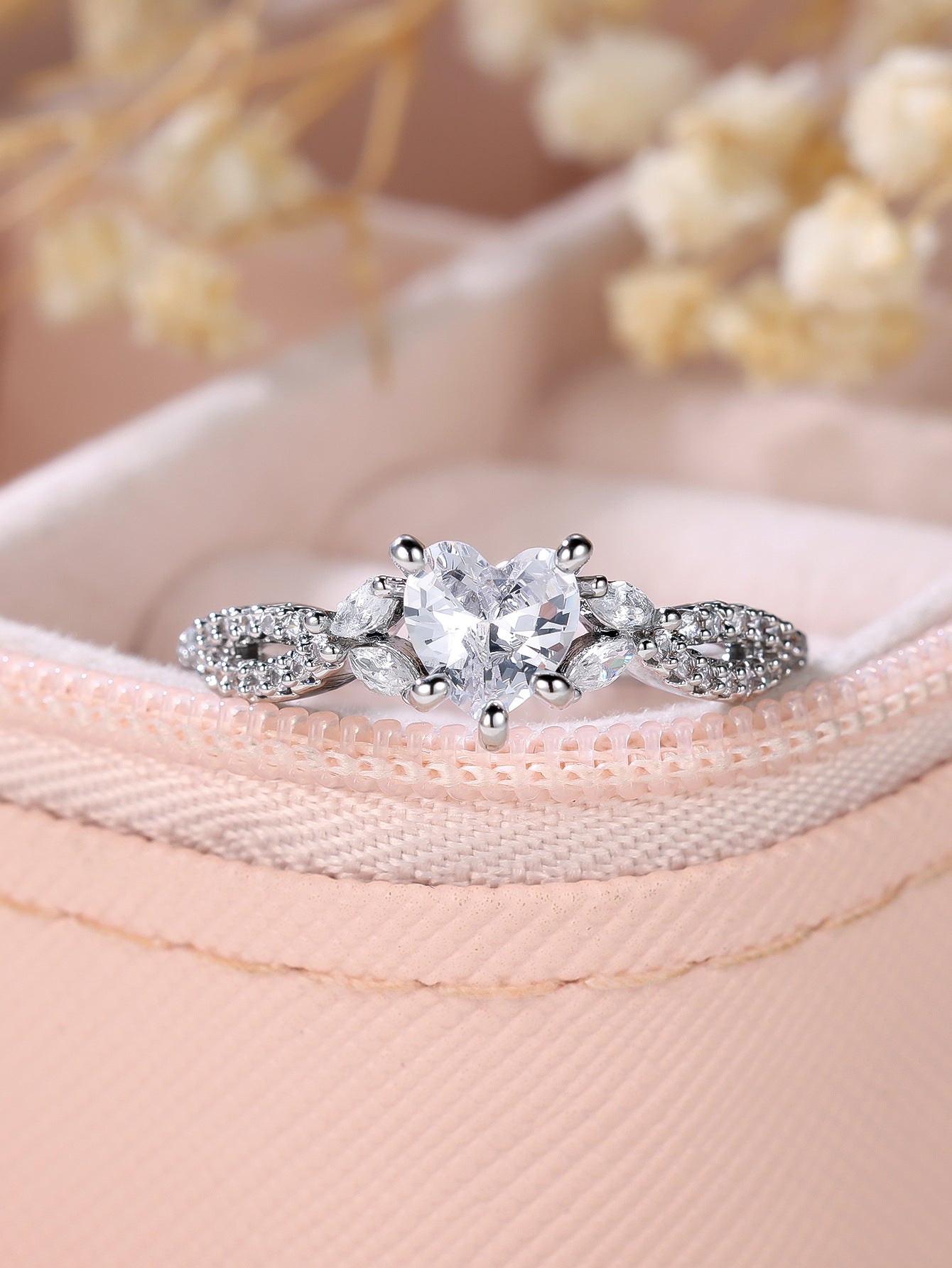 Luxurious Heart Shape Rings For Women With Claw Setting, Electroplated Copper And Zircon Inlay