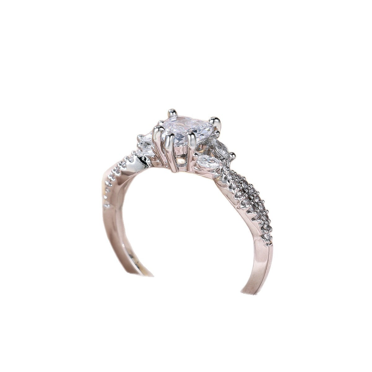 Luxurious Heart Shape Rings For Women With Claw Setting, Electroplated Copper And Zircon Inlay