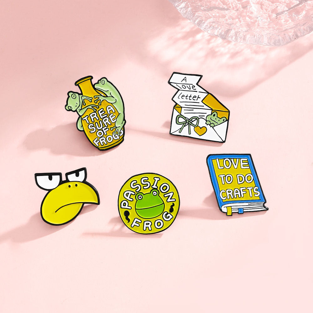 Frog Pin Made Of Alloy Featuring Stoving Varnish Craftsmanship