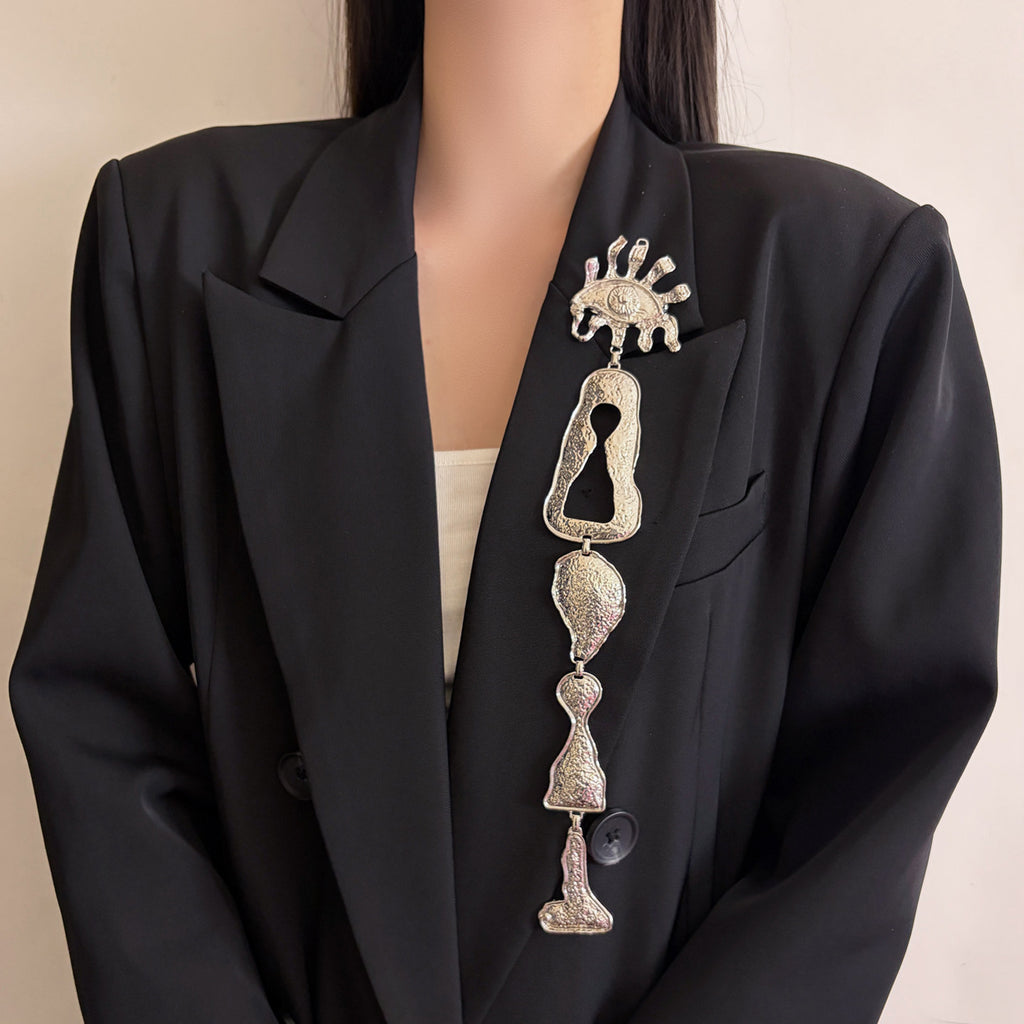 Gold Zinc Alloy Pin Featuring Electroplated Craftsmanship
