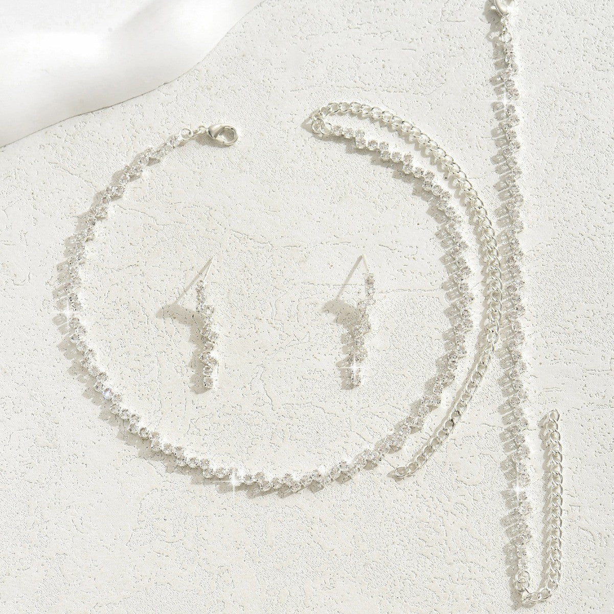 Geometric Earrings For Women In Simple Style With Claw Setting, Electroplated Copper, And Zircon Inlay