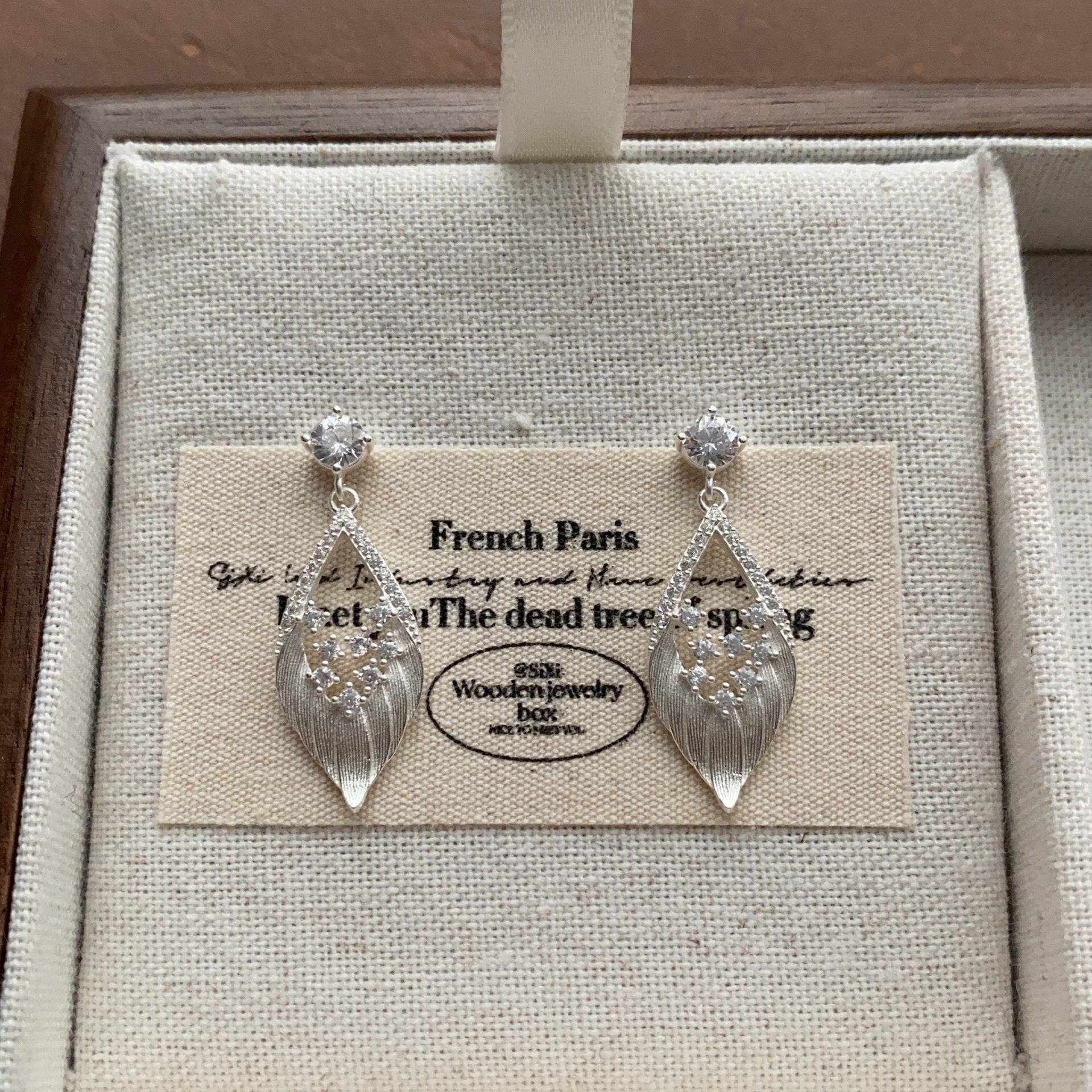 Leaf Drop Earrings For Women With 925 Sterling Silver Posts, Copper Base, And Golden Plated Electroplated Finish Featuring Rhinestones