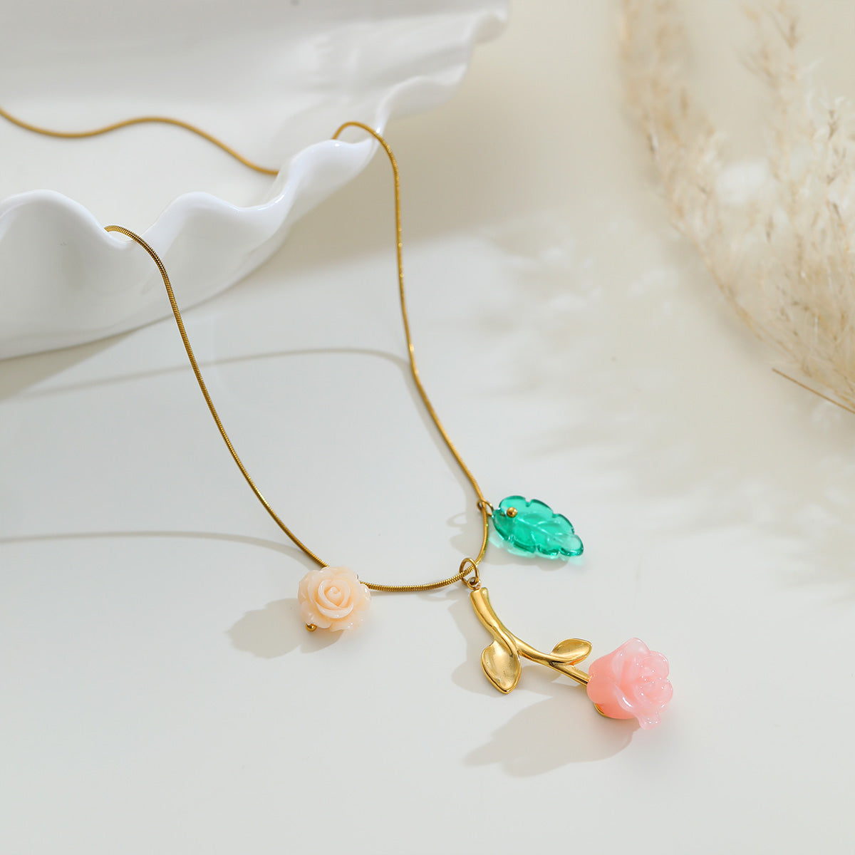 Electroplated Flowers Necklace For Women With 0.03µm PVD Coated 18K Real Gold Plated 304 Stainless Steel