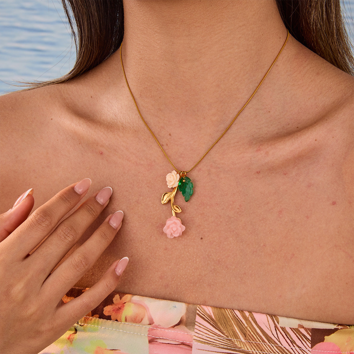 Electroplated Flowers Necklace For Women With 0.03µm PVD Coated 18K Real Gold Plated 304 Stainless Steel
