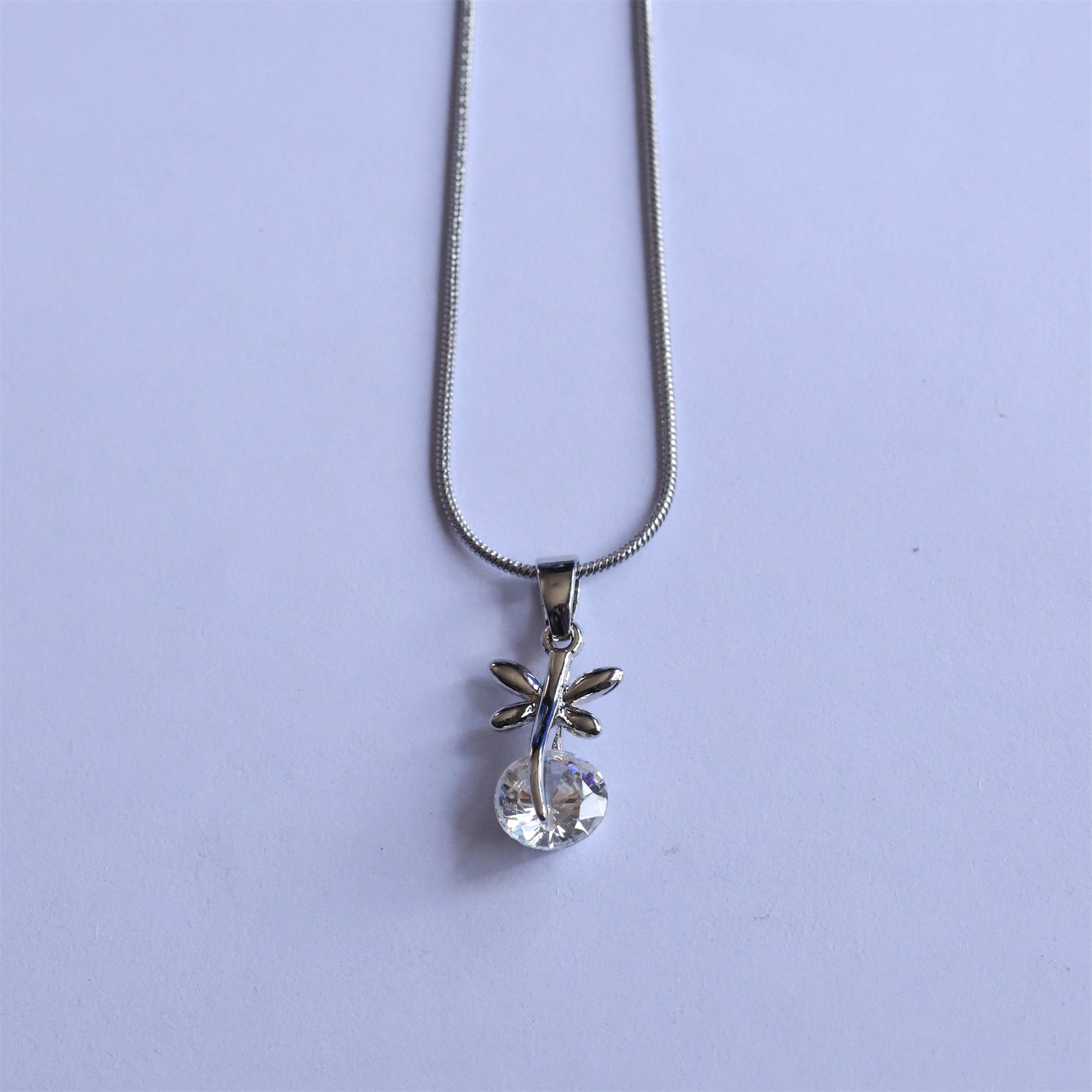 Geometric Waterproof Women's Necklace In 304 Stainless Steel With Platinum Plating, Zircon Inlay, Box Chain