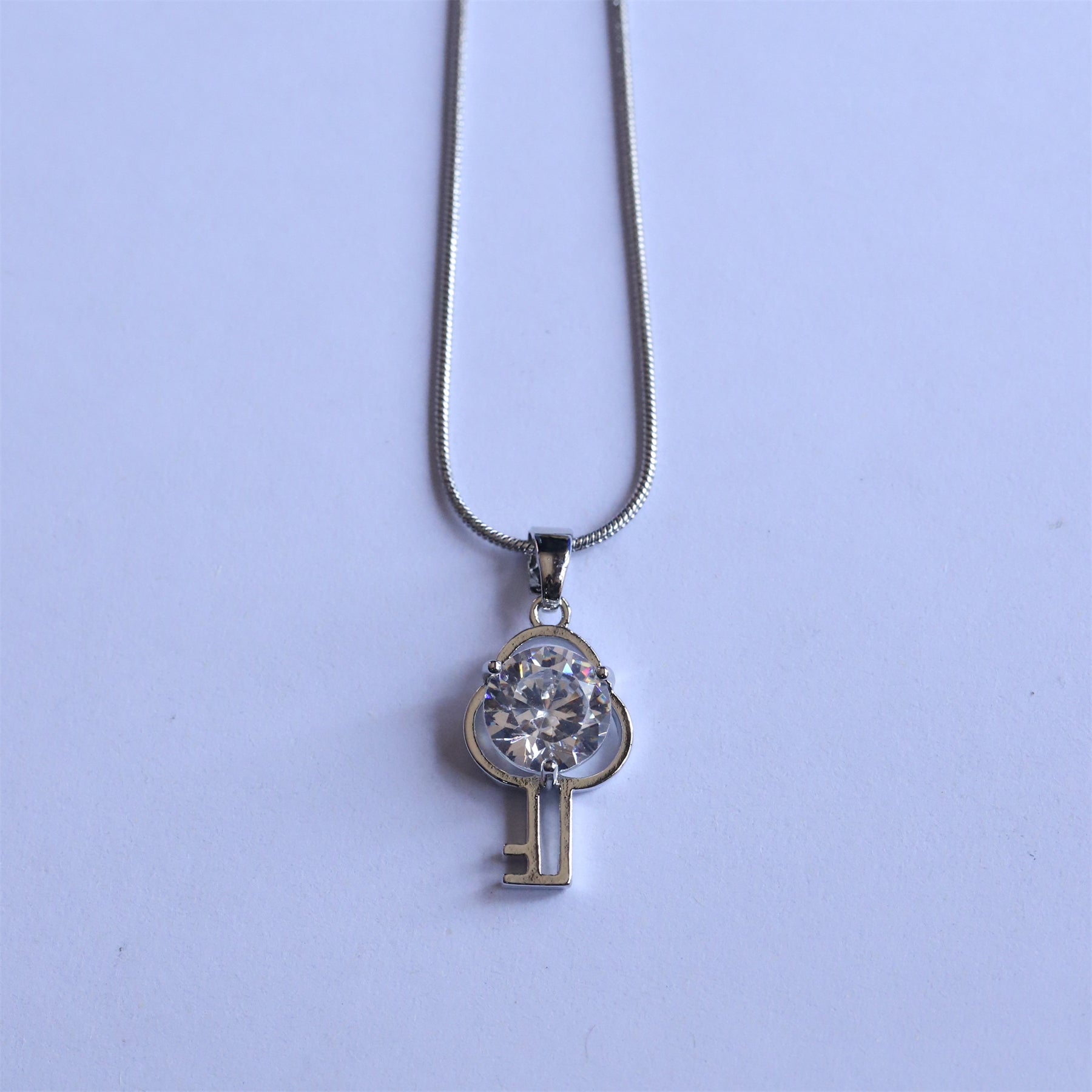 Geometric Waterproof Women's Necklace In 304 Stainless Steel With Platinum Plating, Zircon Inlay, Box Chain