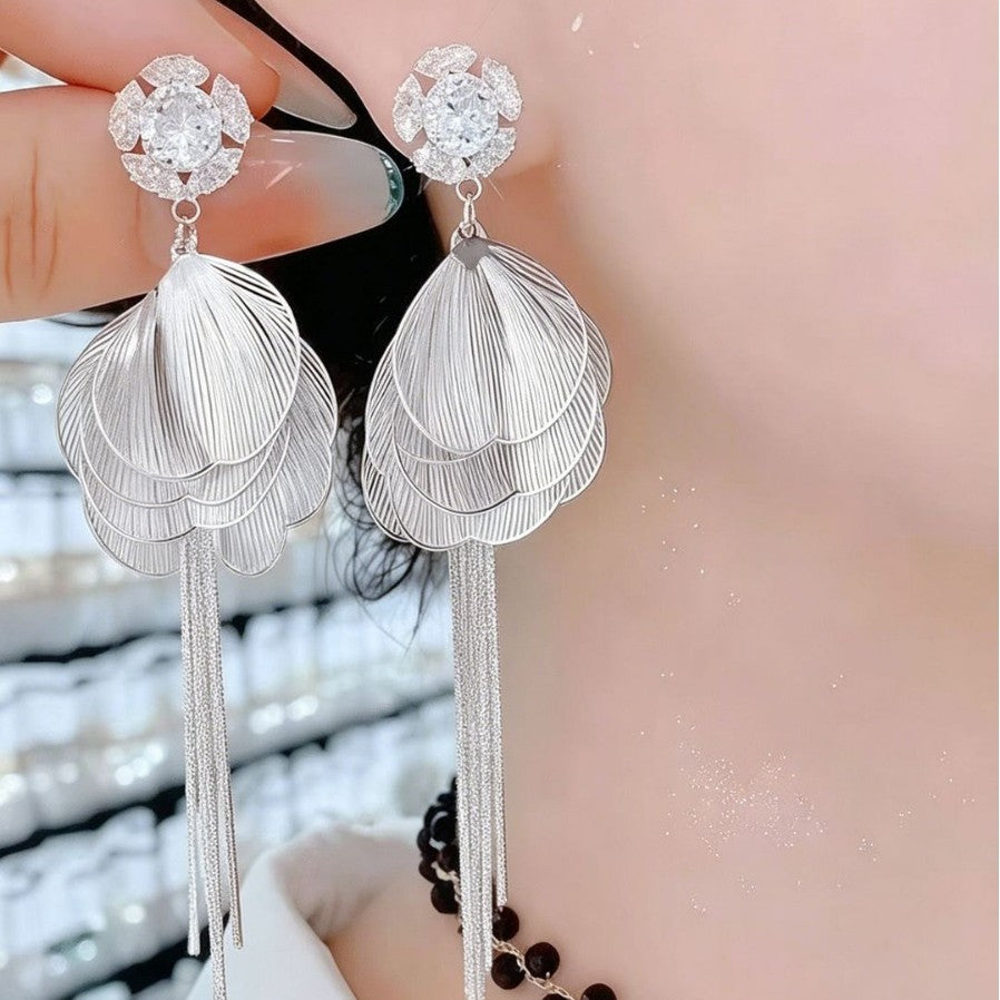 Leaves Tassel Earrings For Women In Gold Featuring Copper Alloy With Zircon Inlay And Copper Ear Pins