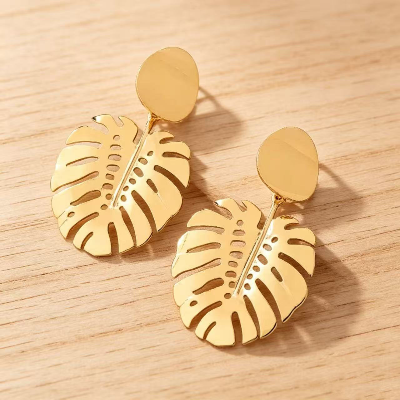 Exaggerated Leaves Stud Earrings For Women With Alloy Design And 304 Stainless Steel Ear Pins
