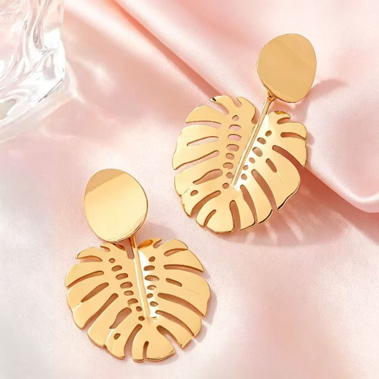 Exaggerated Leaves Stud Earrings For Women With Alloy Design And 304 Stainless Steel Ear Pins