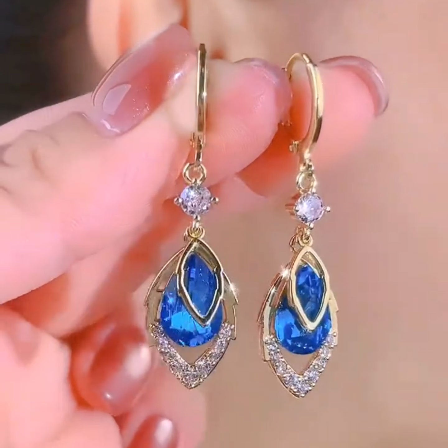 Leaves Earrings For Women Featuring Blue Copper Alloy Design With Zircon Inlay And Copper Ear Pins