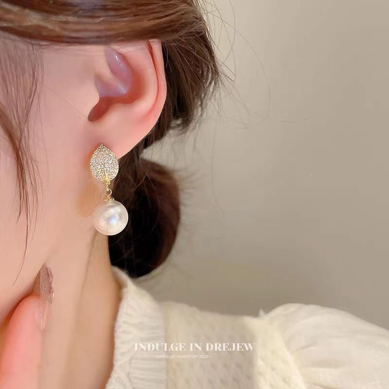 Elegant Leaves Earrings For Women With Bezel Setting In Alloy Featuring Zircon Inlay
