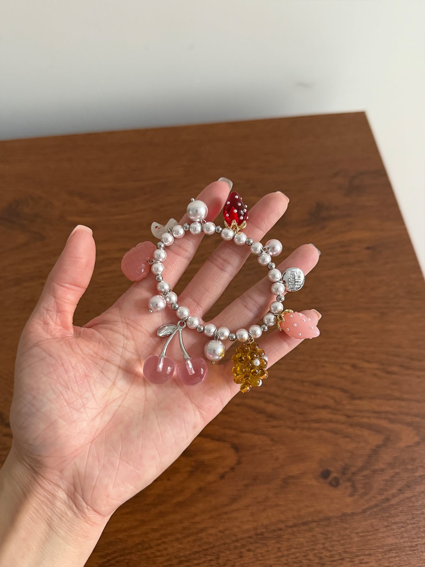 Cherry Beading Bracelets For Women In Sweet Style With Natural Pink Beading Material