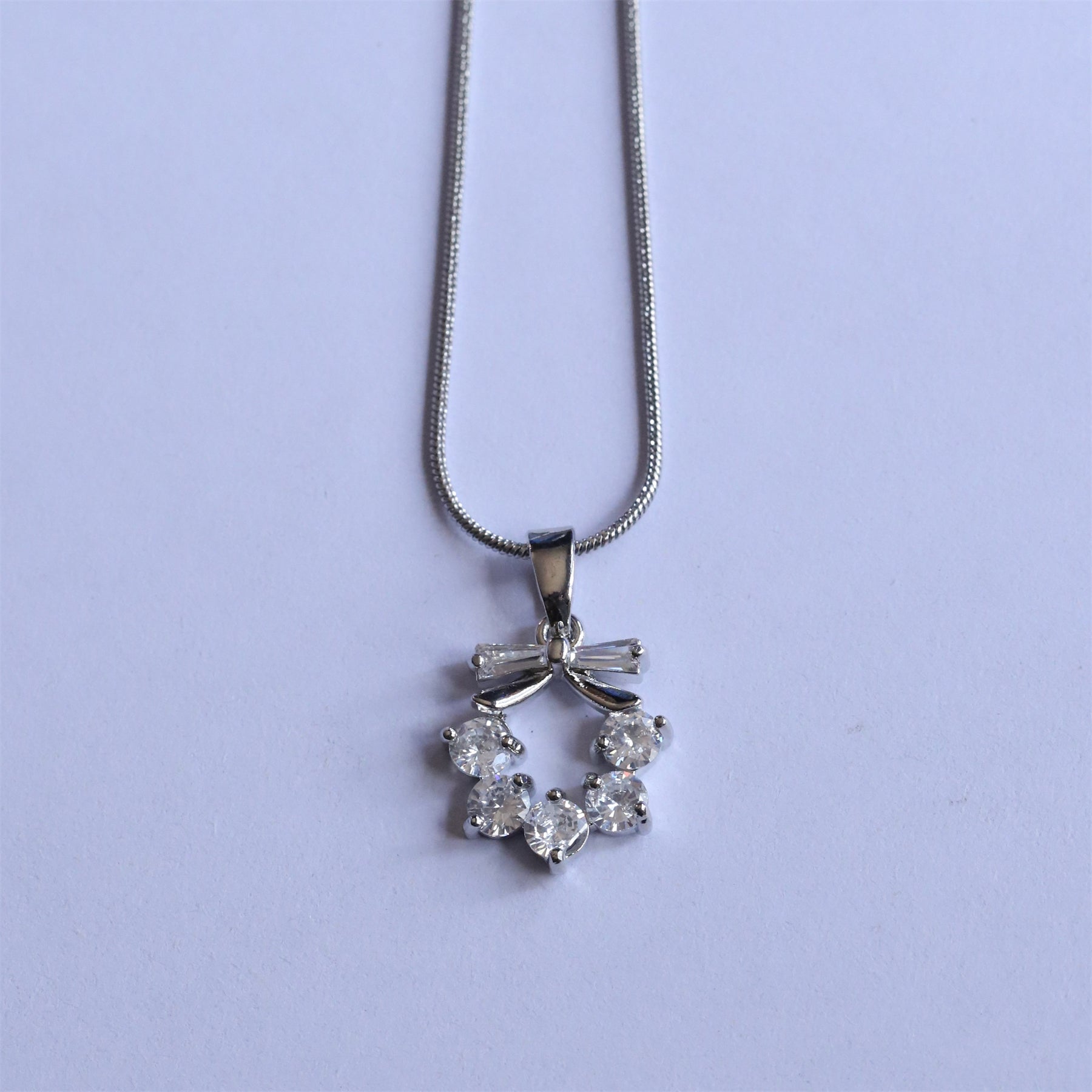 Geometric Waterproof Women's Necklace In 304 Stainless Steel With Platinum Plating, Zircon Inlay, Box Chain
