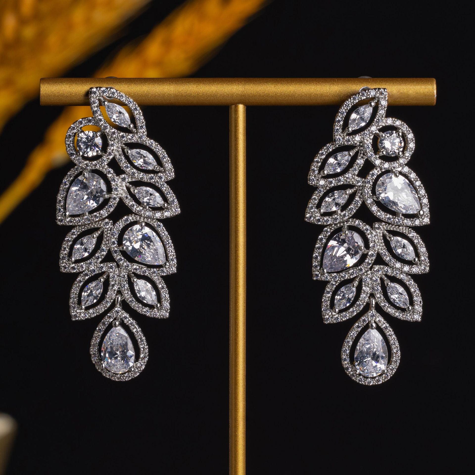Leaf Drop Earrings For Women In Simple Style With Copper Ear Pins And Zircon Inlay