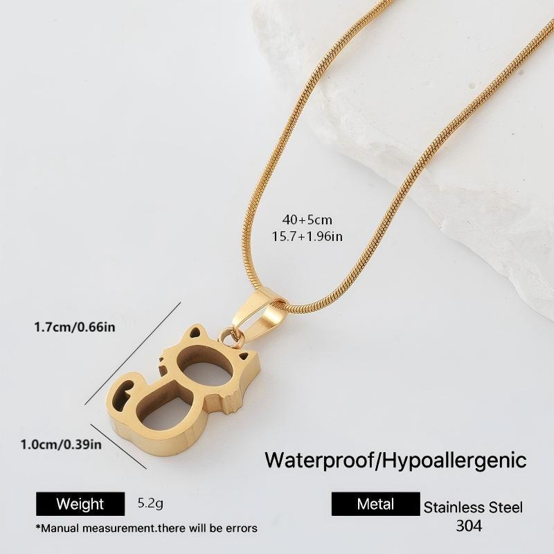 French Style Round Pendant Necklace In Metal Featuring Elegant Golden Plated Finish