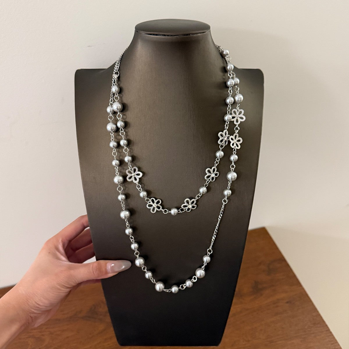 Grey Flowers Sweater Chain Necklace For Women Featuring Durable Alloy Chain And Pendant