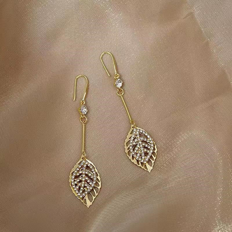 New Style Gold Leaves Drop Earrings For Women In Alloy Material