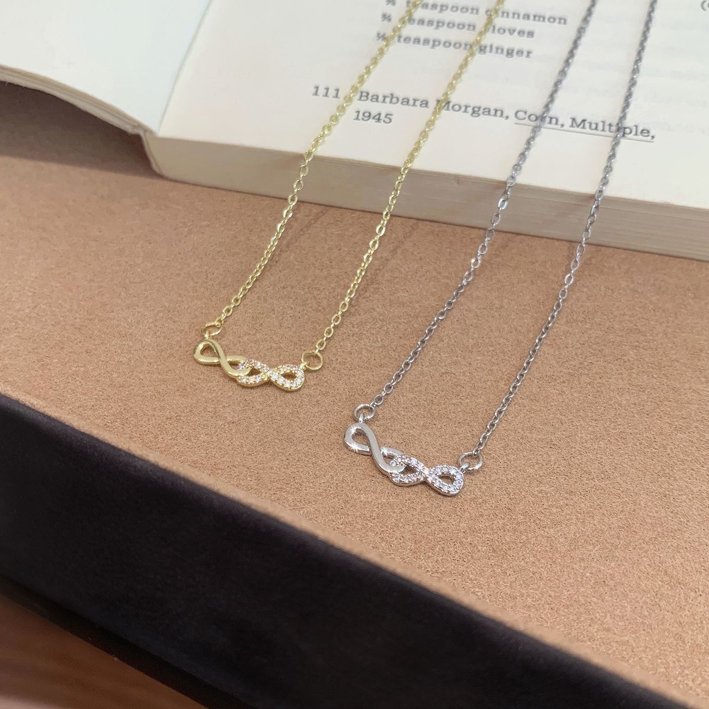 Infinity Gold Copper Choker Necklace For Women With Rhinestones In Simple Style
