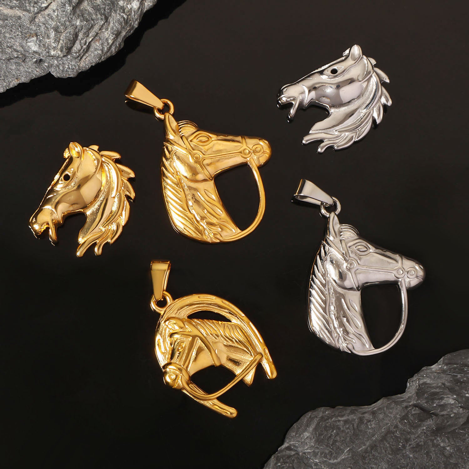 Hip-Hop Men's Horse Pendant In Gold Electroplated Metal Featuring Durable Craftsmanship