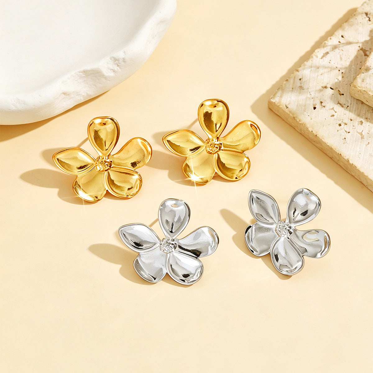 Elegant Flowers Stud Earrings For Women In 304 Stainless Steel With 18K Real Gold PVD Coating