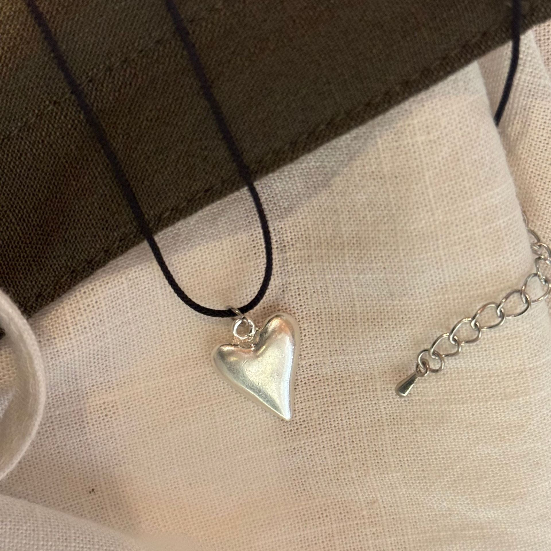 Heart Shape Silver Plated Alloy Necklace For Women In Simple Style With Cord String Chain