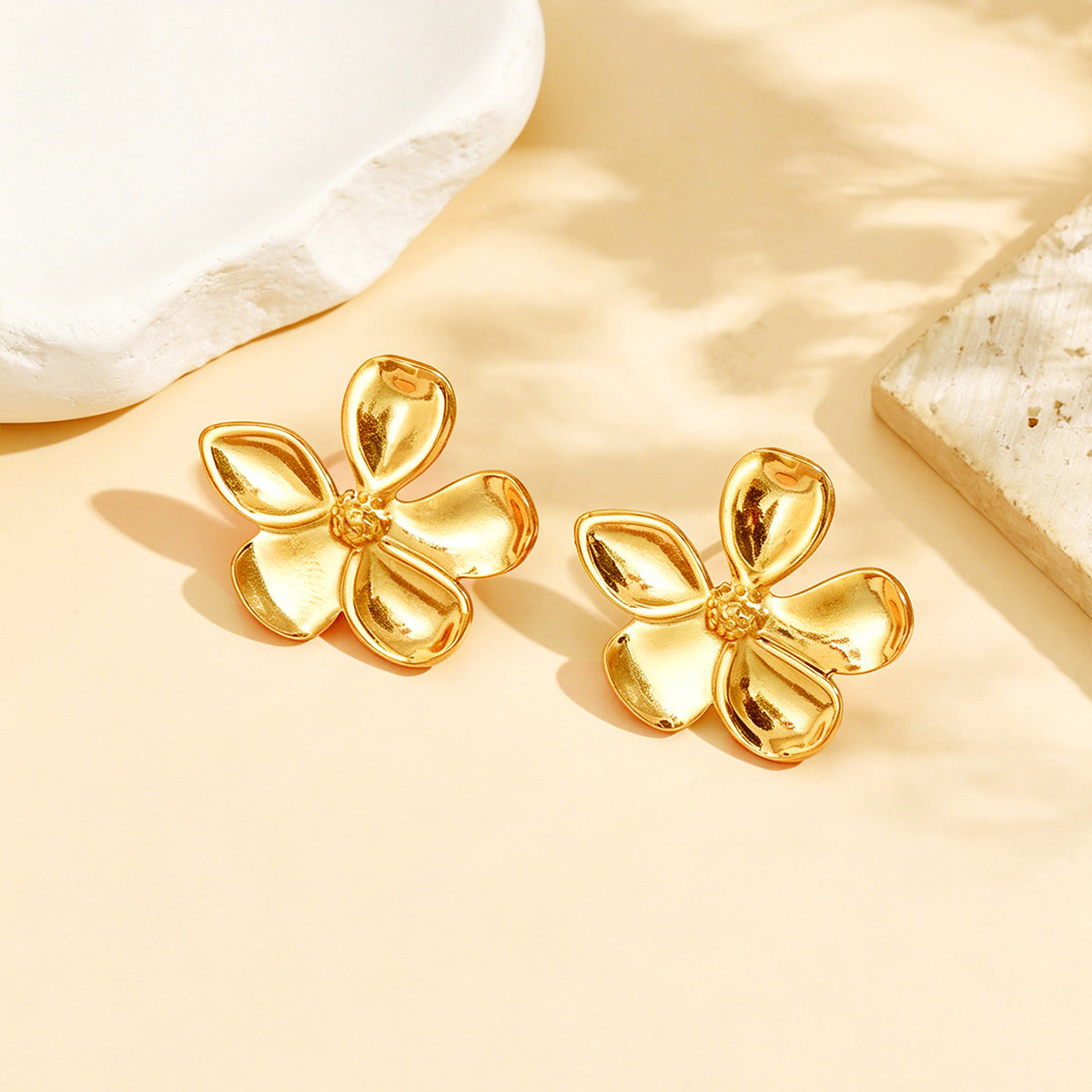 Elegant Flowers Stud Earrings For Women In 304 Stainless Steel With 18K Real Gold PVD Coating
