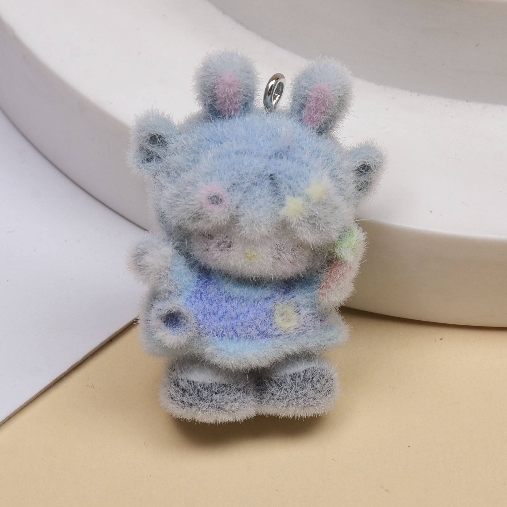 Cute Cat Pendant Featuring Flocking Craftsmanship, Ideal Jewelry Accessory