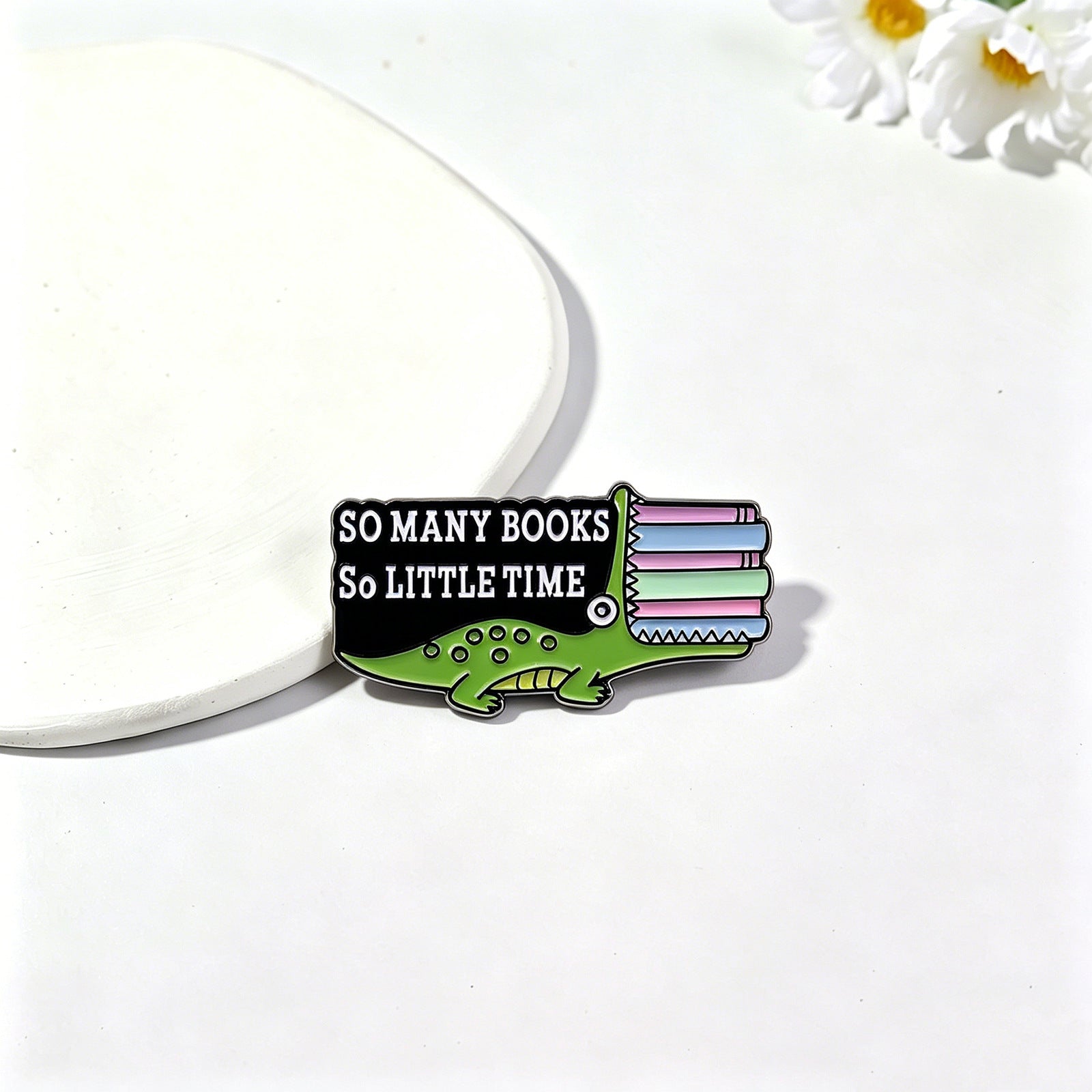 Cat Pin Made Of Zinc Alloy With Stoving Varnish Finish