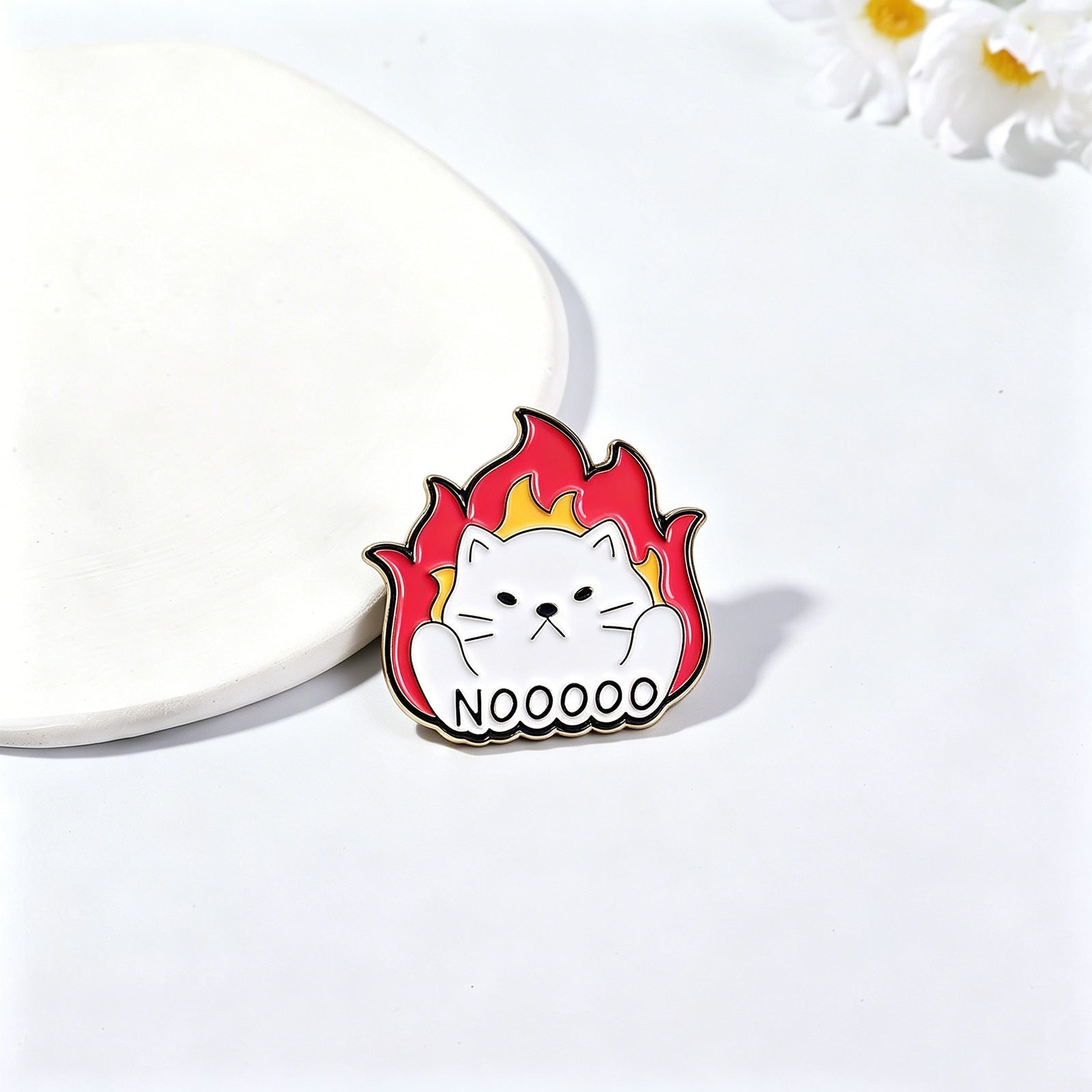 Cat Pin Made Of Zinc Alloy With Stoving Varnish Finish