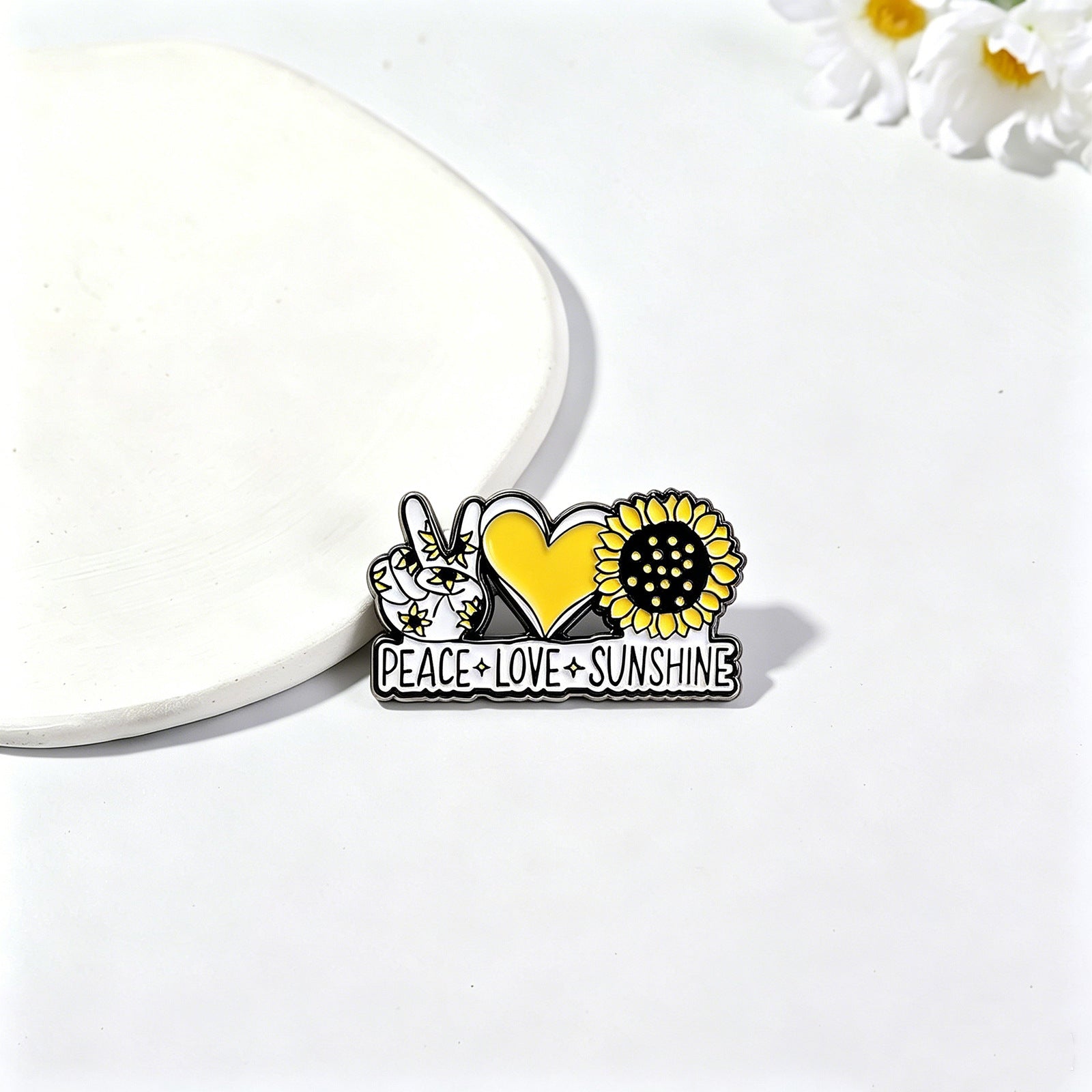 Cat Pin Made Of Zinc Alloy With Stoving Varnish Finish