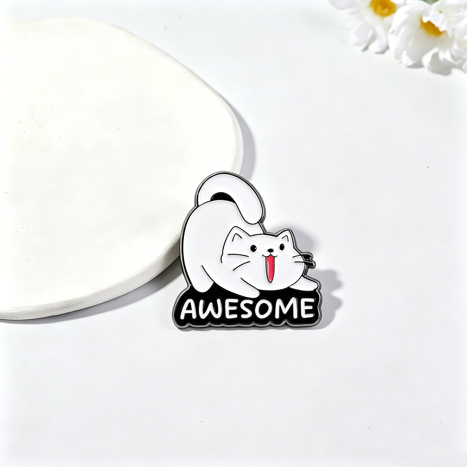 Cat Pin Made Of Zinc Alloy With Stoving Varnish Finish