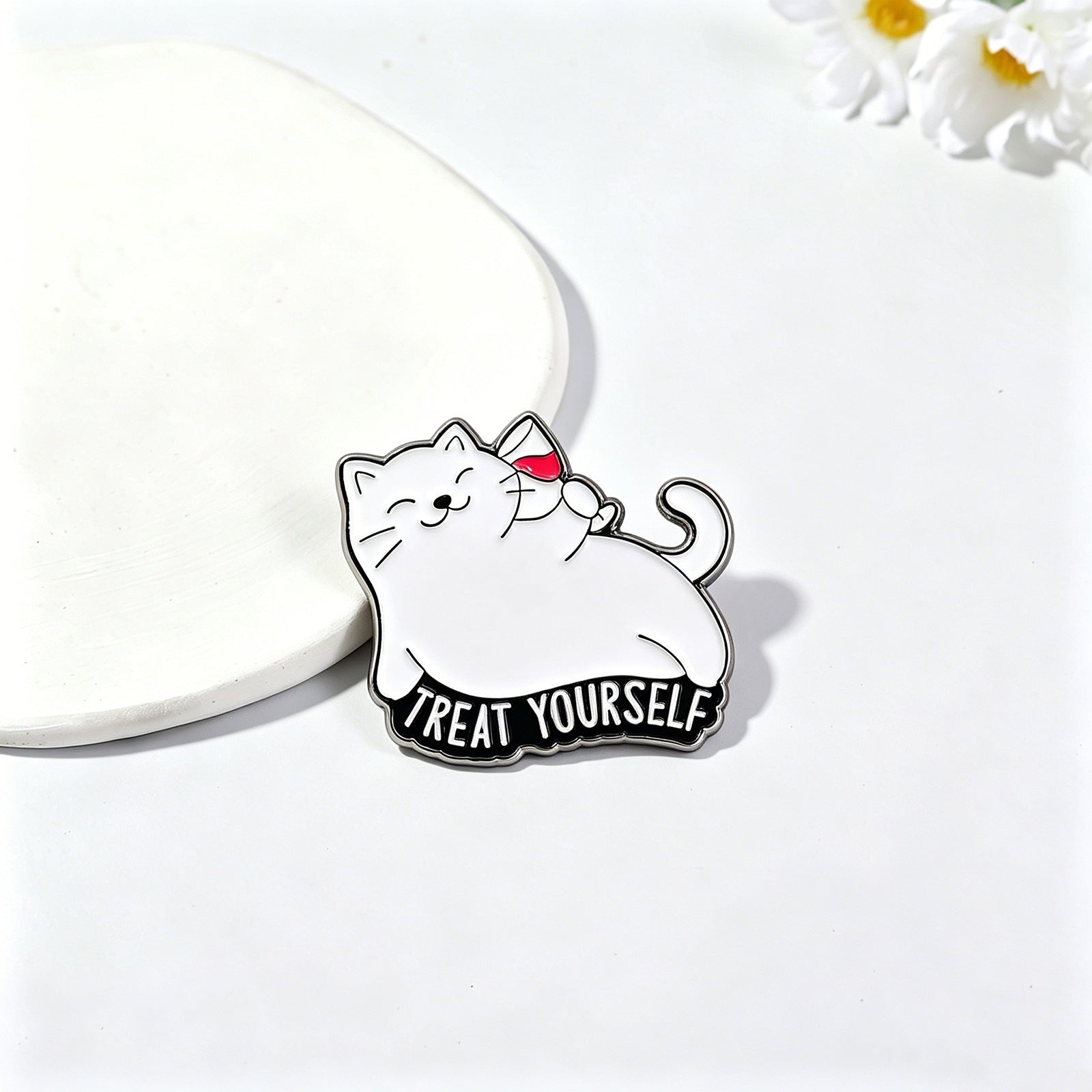 Cat Pin Made Of Zinc Alloy With Stoving Varnish Finish