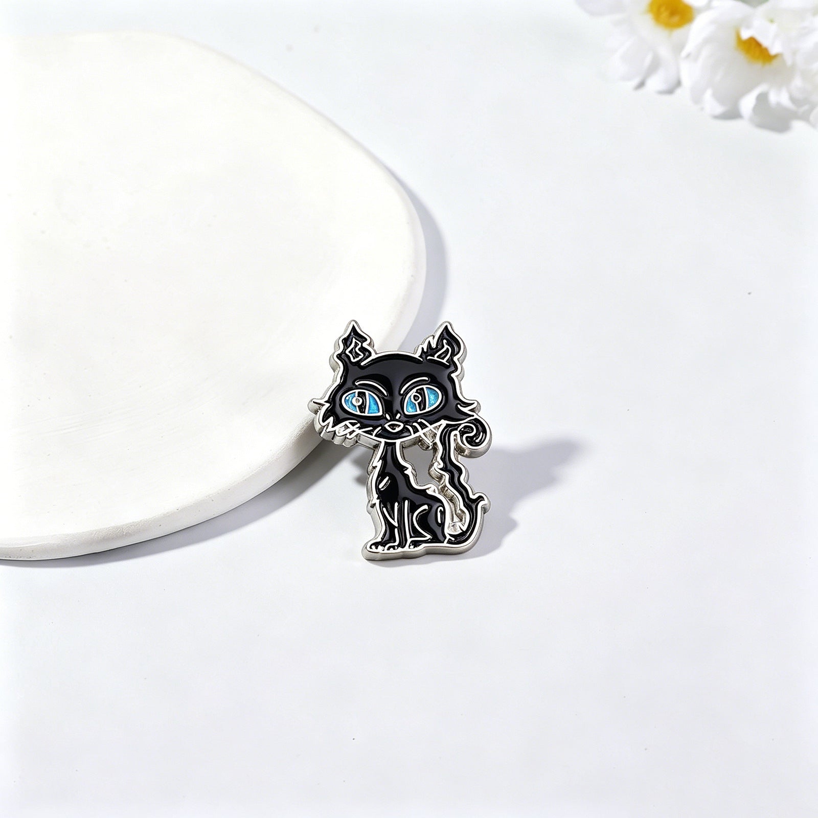 Cat Pin Made Of Zinc Alloy With Stoving Varnish Finish