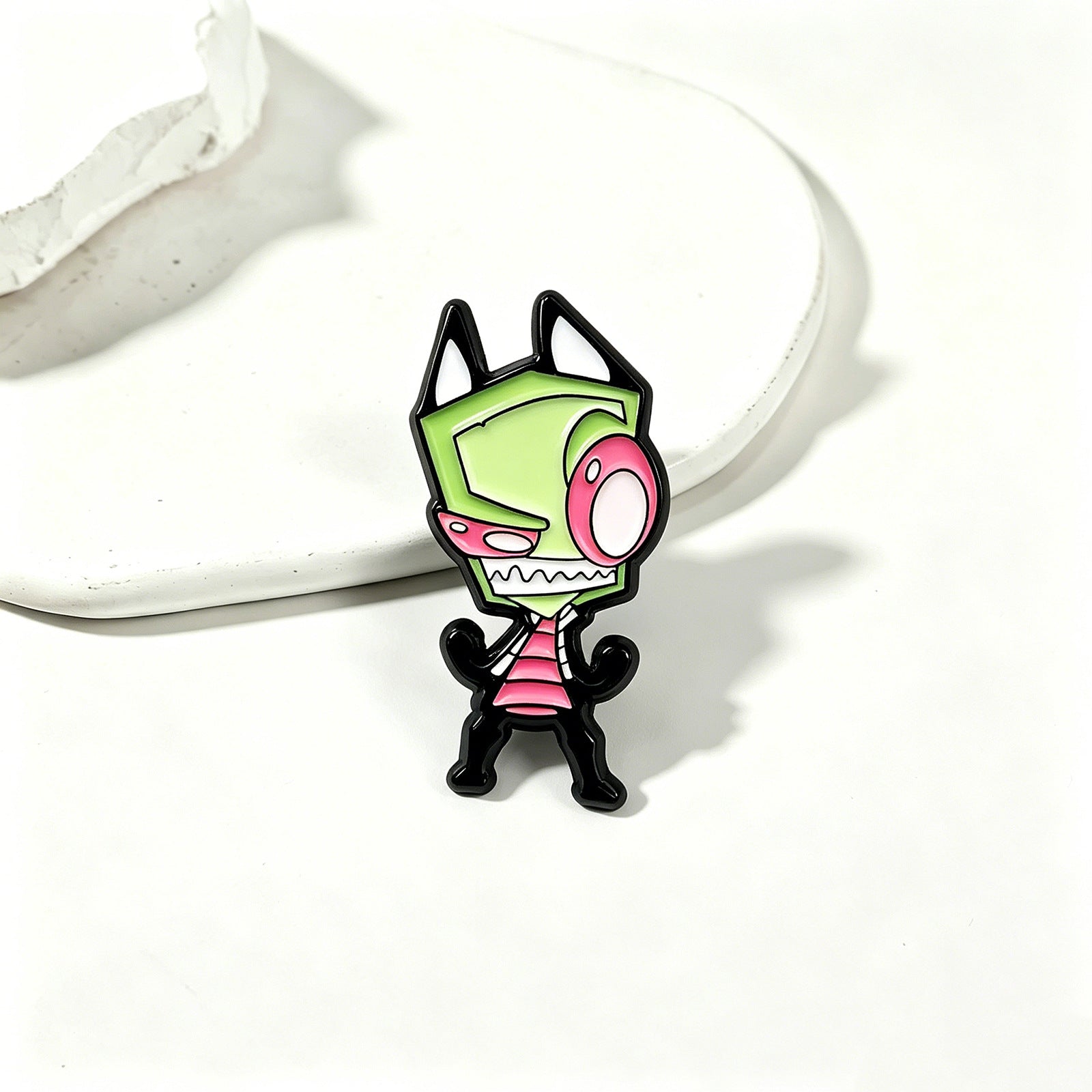 Ghost Pin Made Of Zinc Alloy With Stoving Varnish Craftsmanship In Dyed Black