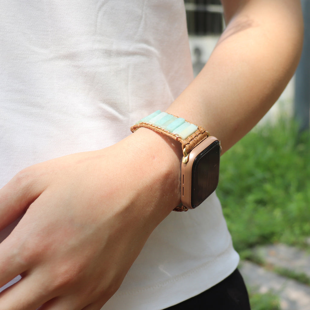 Elegant Bracelets Available In Various Styles And Finishes