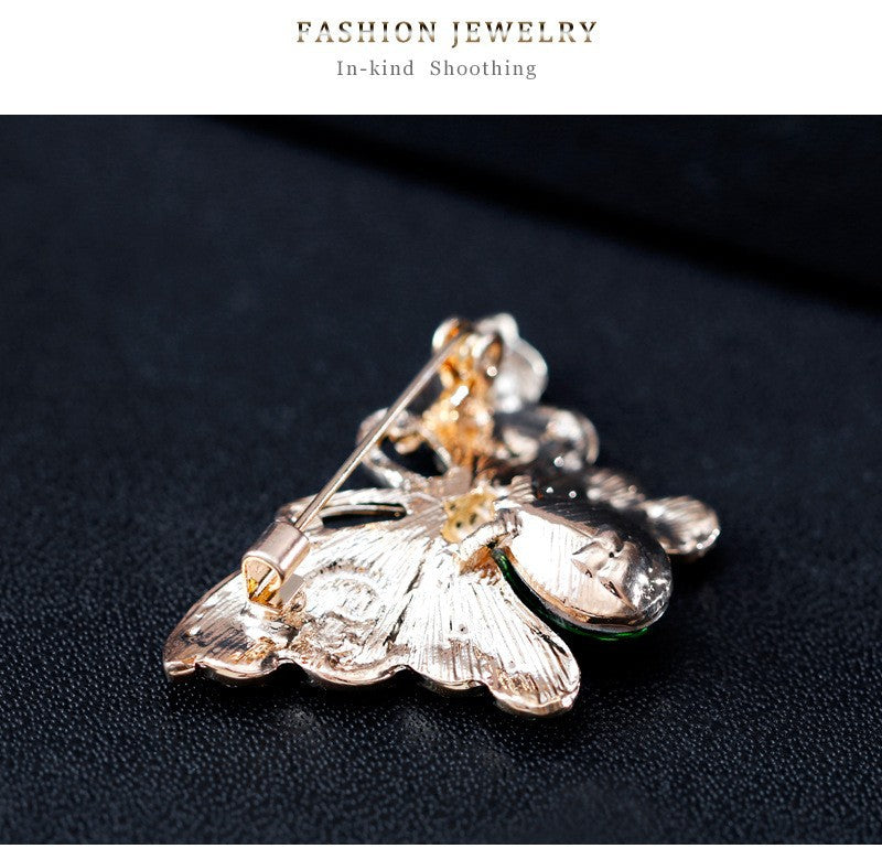 Butterfly Pin Made Of Zinc Alloy With Diamond Craft And Rhinestone Inlay