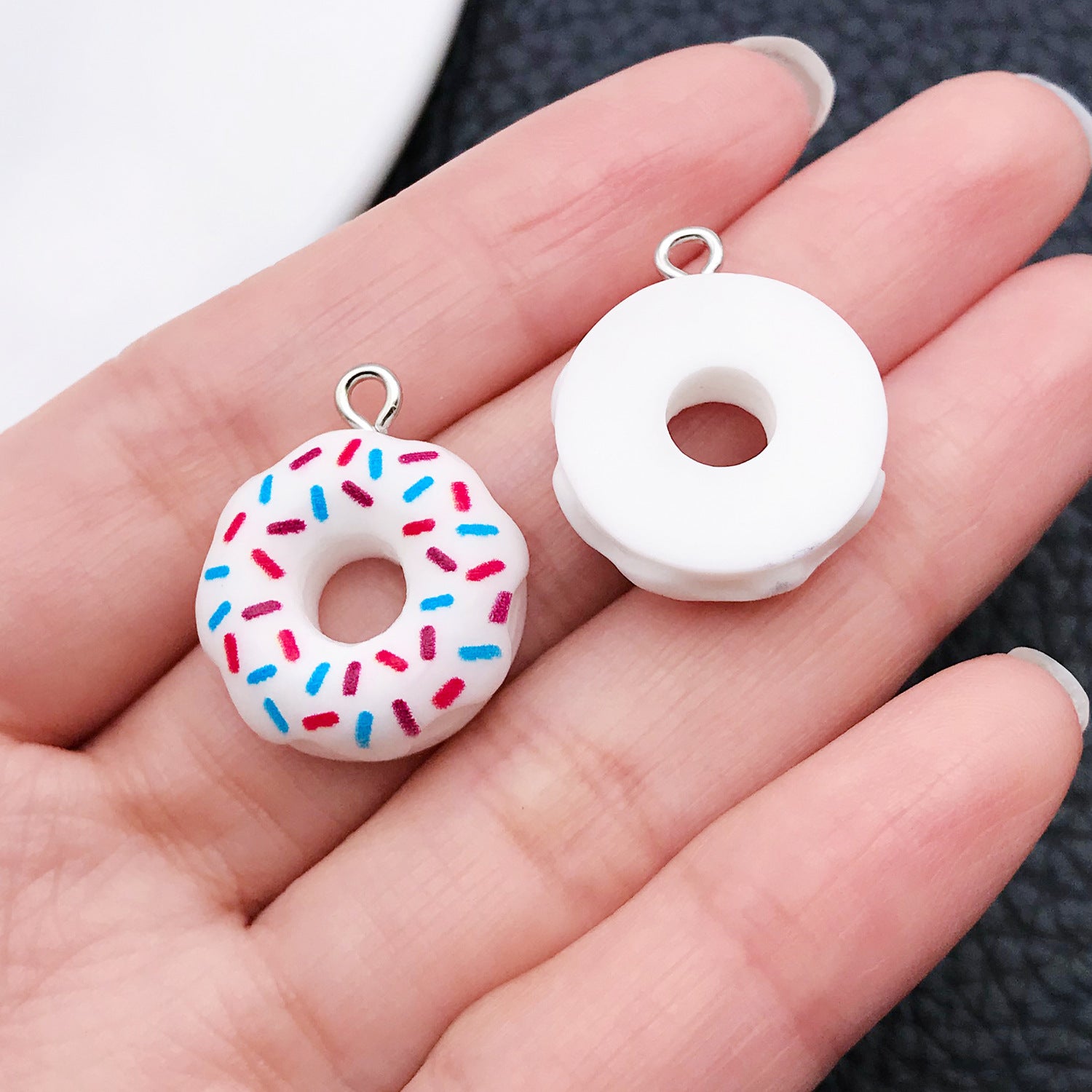 20 PCS Heart Shape Resin Pendants For Jewelry Making, Electroplated Finish, White Color, Sweet Style Accessories