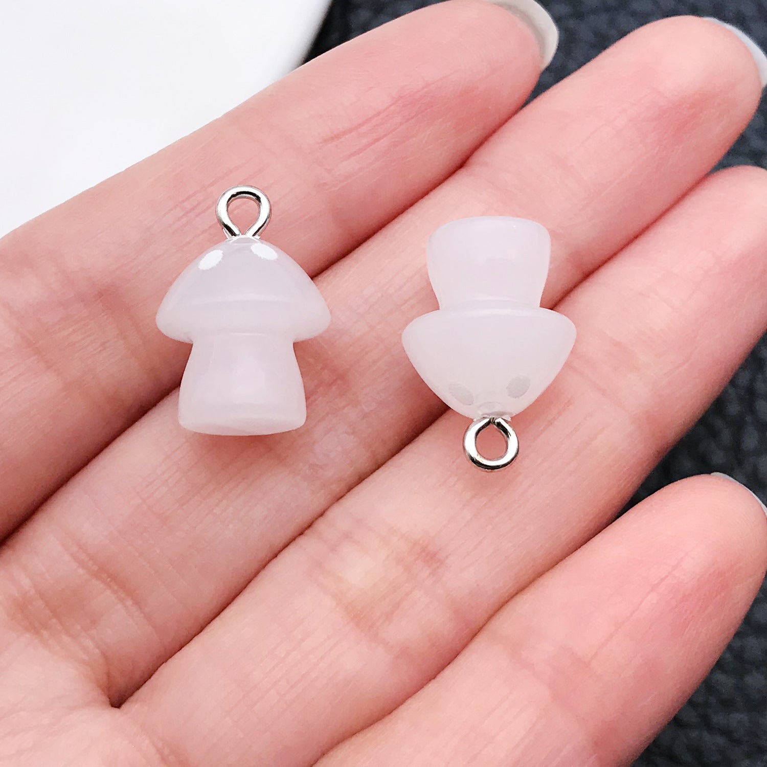 20 PCS Heart Shape Resin Pendants For Jewelry Making, Electroplated Finish, White Color, Sweet Style Accessories