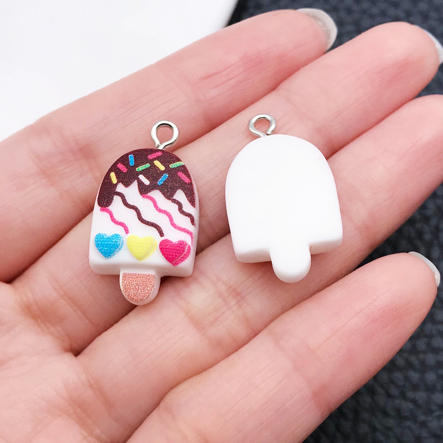 20 PCS Heart Shape Resin Pendants For Jewelry Making, Electroplated Finish, White Color, Sweet Style Accessories