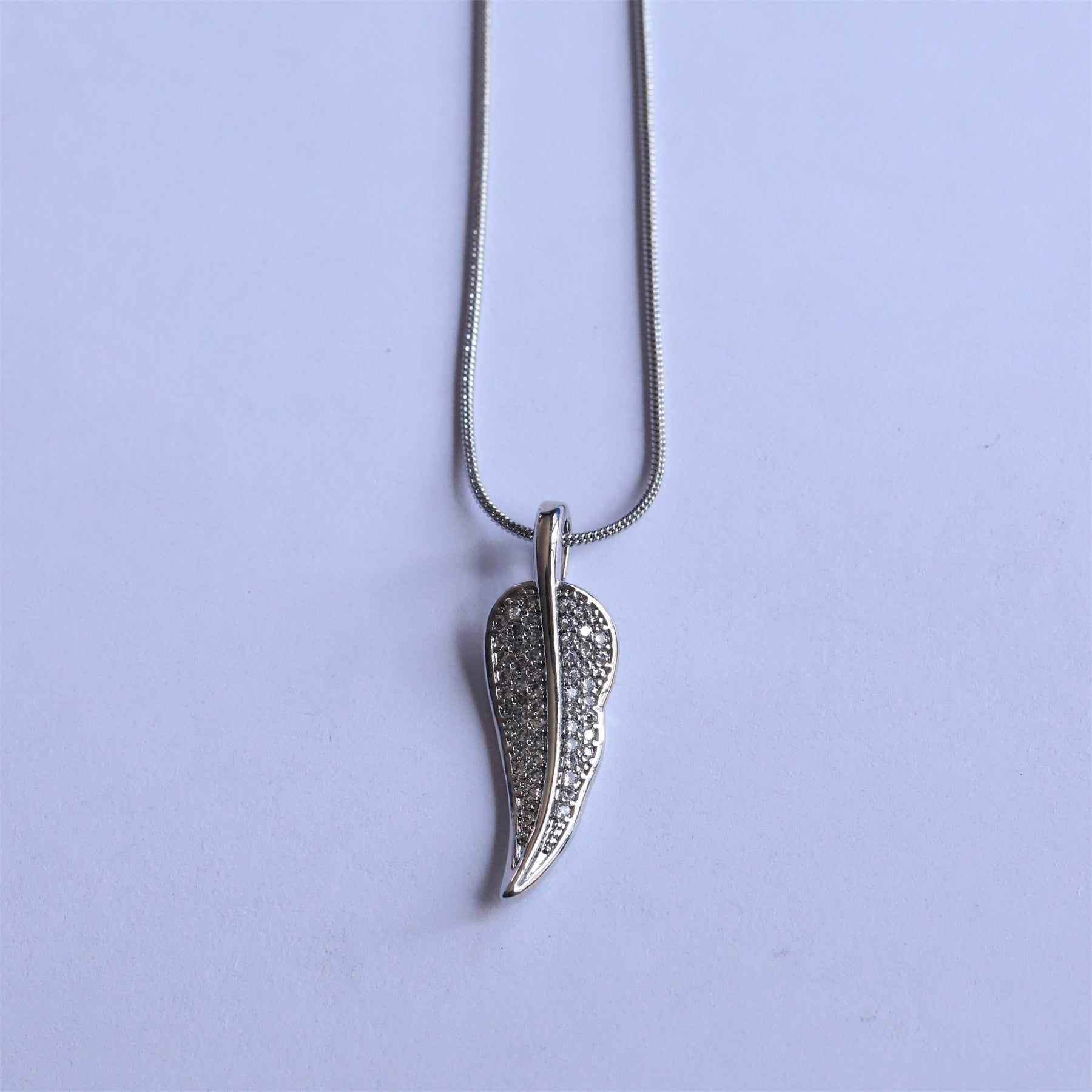 Geometric Waterproof Women's Necklace In 304 Stainless Steel With Platinum Plating, Zircon Inlay, Box Chain