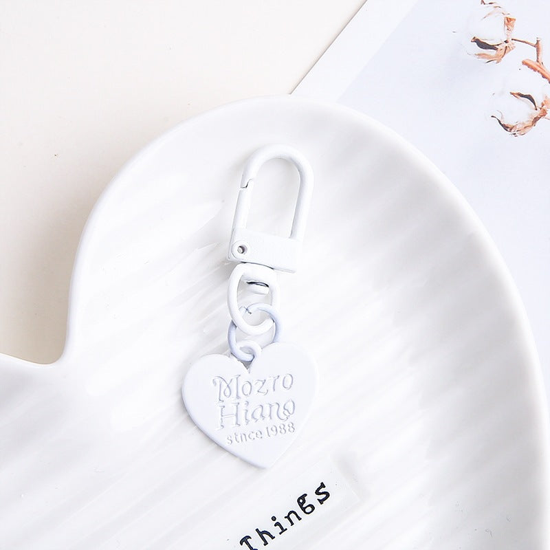 Heart Shape Key Chain With Stoving Varnish Finish In Colour, Featuring Cute Style And Durable Metal Material