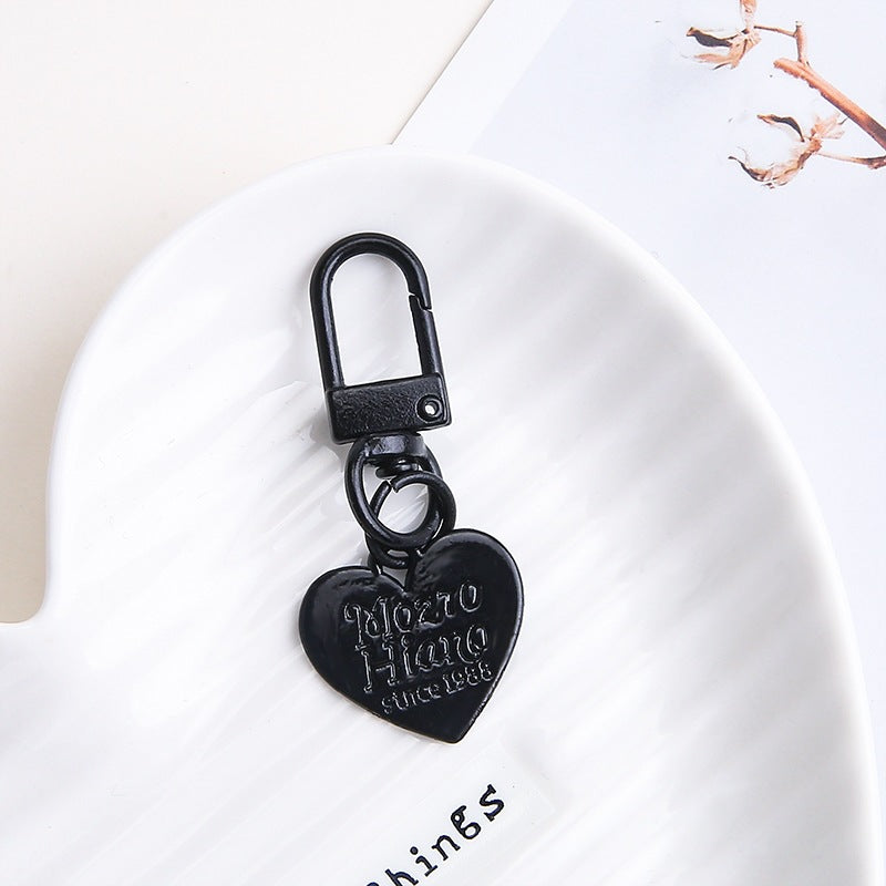 Heart Shape Key Chain With Stoving Varnish Finish In Colour, Featuring Cute Style And Durable Metal Material