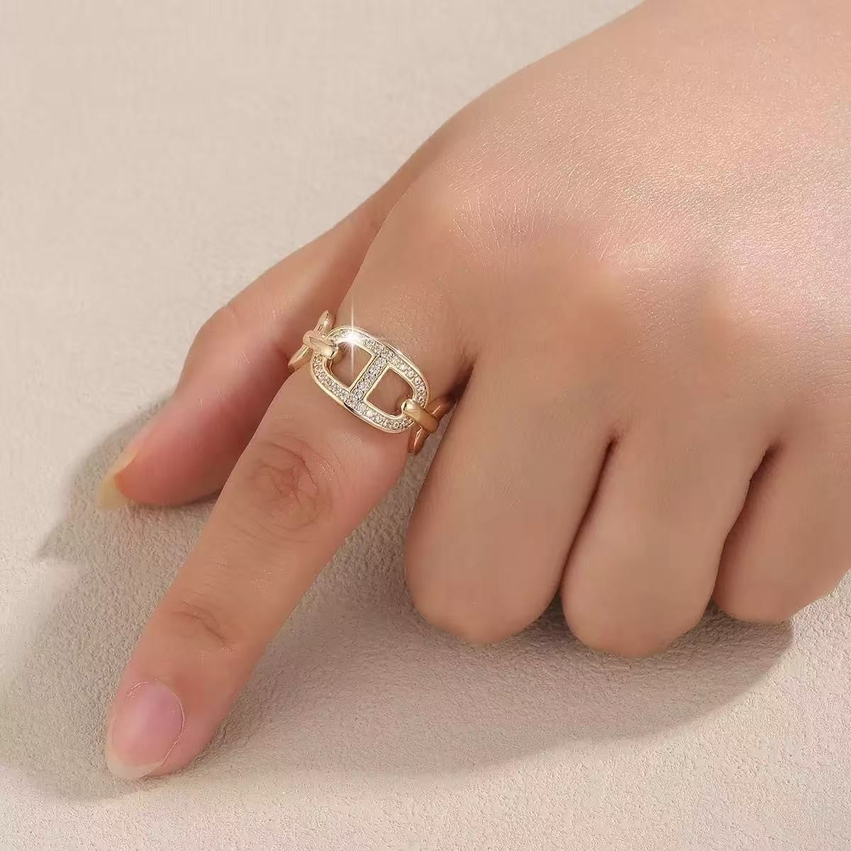 Sweet Style Flowers Rotatable Fidget Ring For Women In Titanium Steel With 18K Real Gold PVD Coating