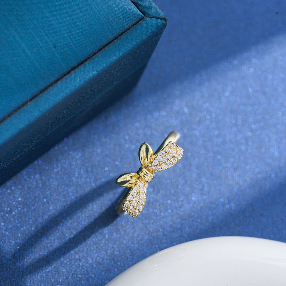 Sweet Style Flowers Rotatable Fidget Ring For Women In Titanium Steel With 18K Real Gold PVD Coating