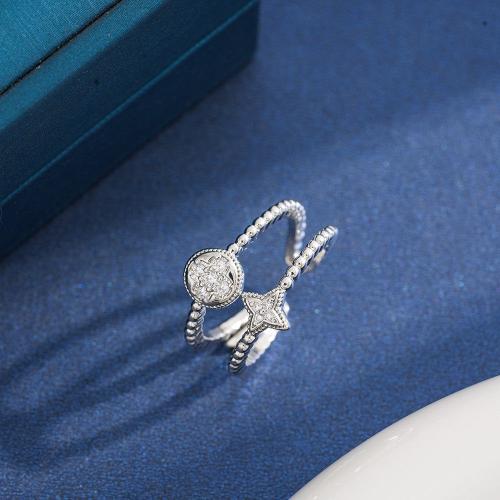 Sweet Style Flowers Rotatable Fidget Ring For Women In Titanium Steel With 18K Real Gold PVD Coating