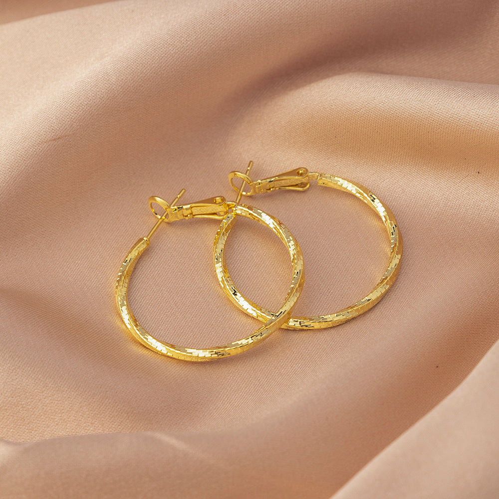 Gold Circle Hoop Earrings For Women With Copper Posts Featuring Exaggerated Style