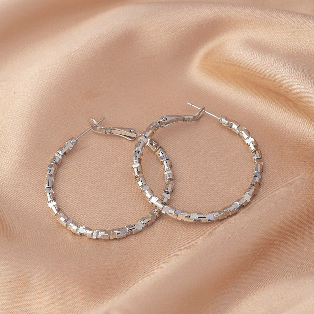 Gold Circle Hoop Earrings For Women With Copper Posts Featuring Exaggerated Style
