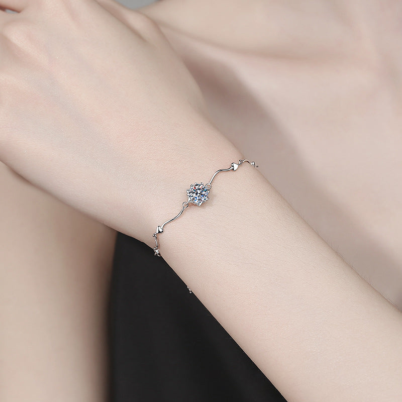 Sweet Geometric Women's Bracelet For Valentine's Day With Platinum Plated 0.03µm And Moissanite Inlay On Cable Chain