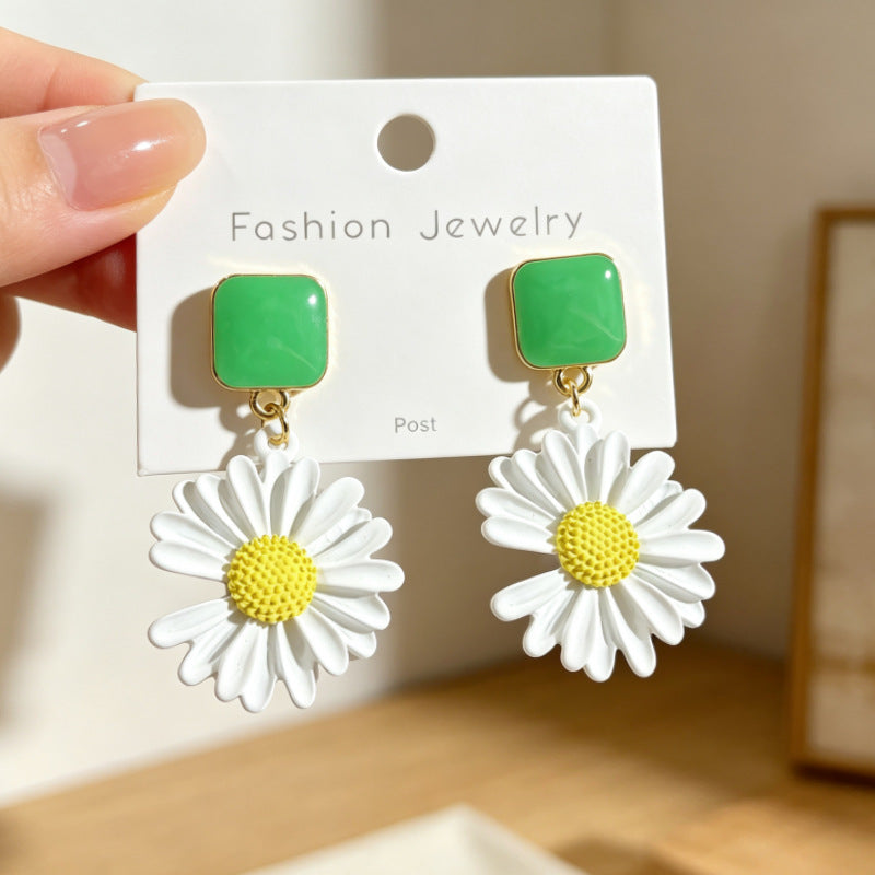 Daisy Earrings For Women In Sweet Style, White Epoxy With Zinc Alloy Material